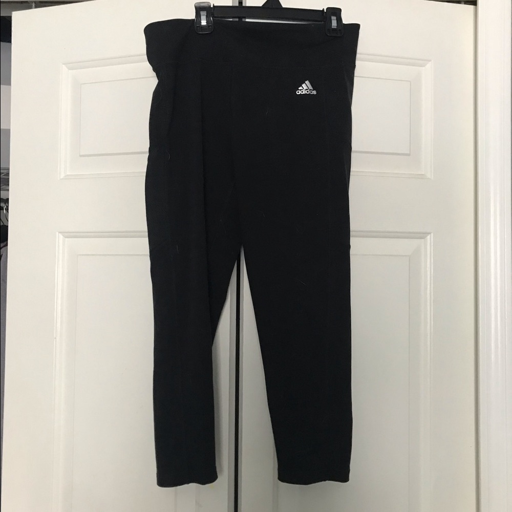 black capri leggings